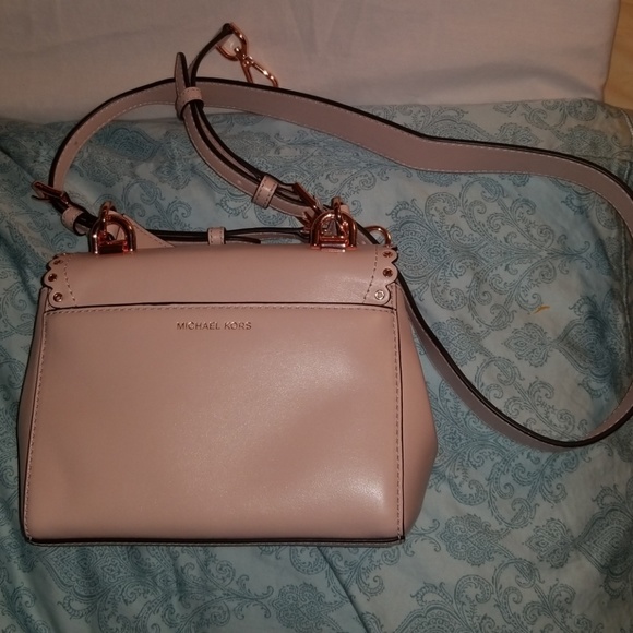 Michael Kors mini purse - Picture 3 of 8